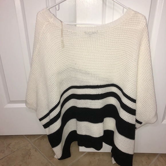 Black and white sweater - Picture 2 of 2